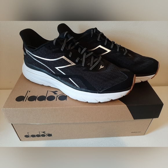 Diadora Equip Nucleo Men's Size 10.5 - Picture 1 of 9